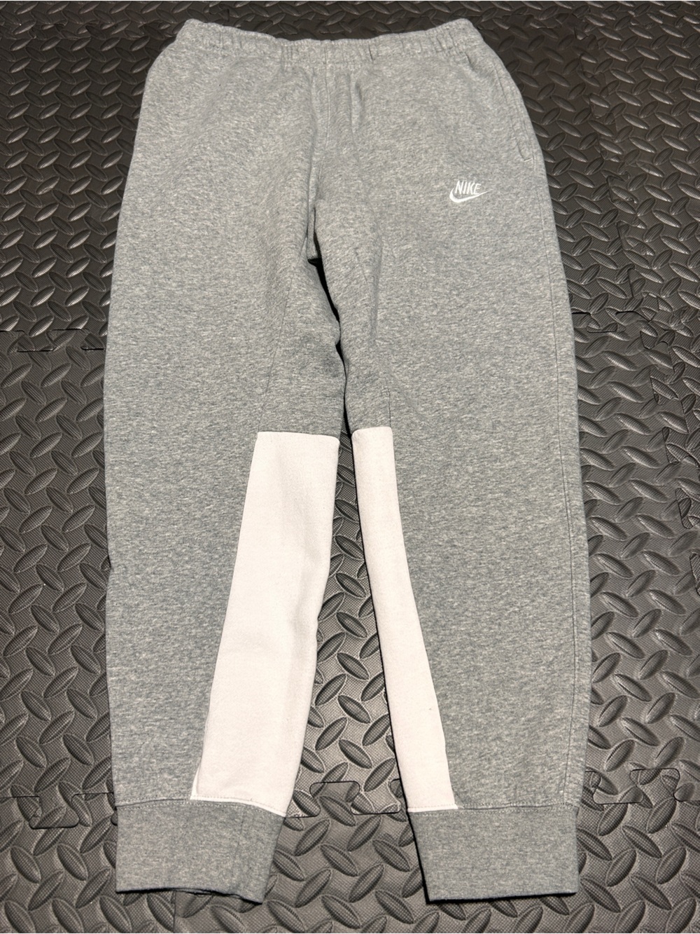 Nike Men’s Grey Joggers Sweatpants